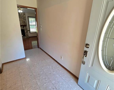 105 Wapiti Drive - Photo Thumbnail 4