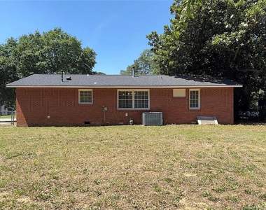 4438 Wellington Drive - Photo Thumbnail 20
