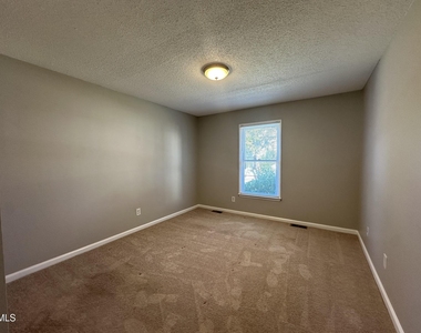 4812 Hoyle Drive - Photo Thumbnail 9