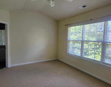 248 Linden Park Lane - Photo Thumbnail 10