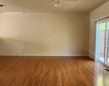 248 Linden Park Lane - Photo Thumbnail 5