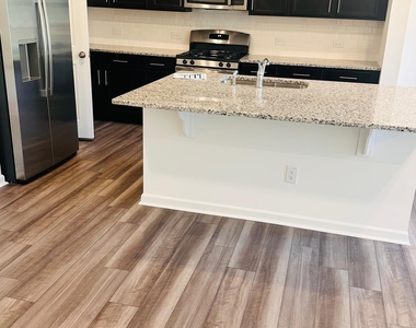 2924 Hickory Field Drive - Photo Thumbnail 5