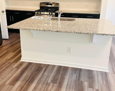 2924 Hickory Field Drive - Photo Thumbnail 3