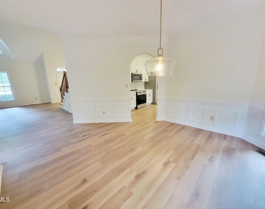 5325 Fairmead Circle - Photo Thumbnail 11