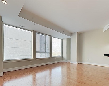 400 W North Street - Photo Thumbnail 3