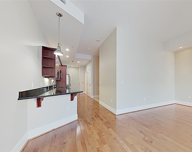 400 W North Street - Photo Thumbnail 2