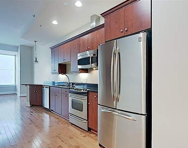 400 W North Street - Photo Thumbnail 4