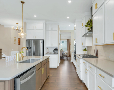 301 Silent Bend Drive - Photo Thumbnail 4