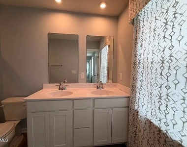 205 Tormore Drive - Photo Thumbnail 9