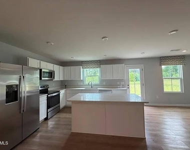 205 Tormore Drive - Photo Thumbnail 2