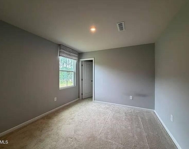 205 Tormore Drive - Photo Thumbnail 16