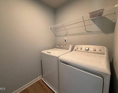 205 Tormore Drive - Photo Thumbnail 20