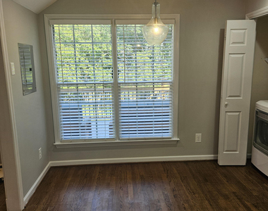 2132 Bellaire Avenue - Photo Thumbnail 14