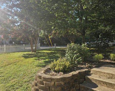 2132 Bellaire Avenue - Photo Thumbnail 4