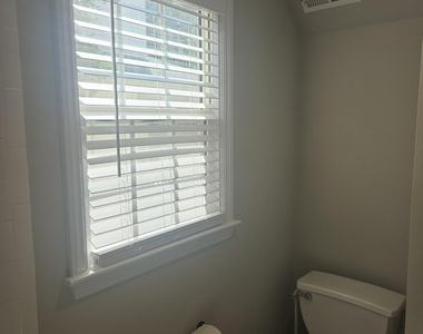 2132 Bellaire Avenue - Photo Thumbnail 16