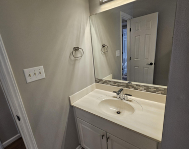 2132 Bellaire Avenue - Photo Thumbnail 22