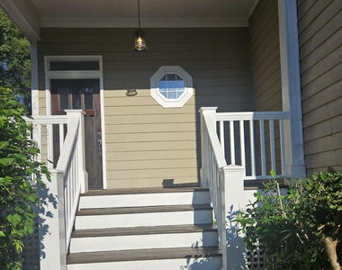 2132 Bellaire Avenue - Photo Thumbnail 2