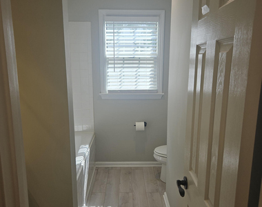 2132 Bellaire Avenue - Photo Thumbnail 15