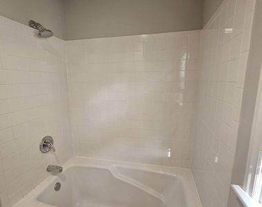 2132 Bellaire Avenue - Photo Thumbnail 20