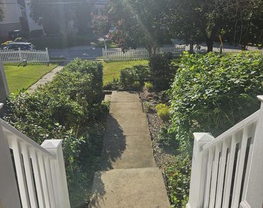 2132 Bellaire Avenue - Photo Thumbnail 3