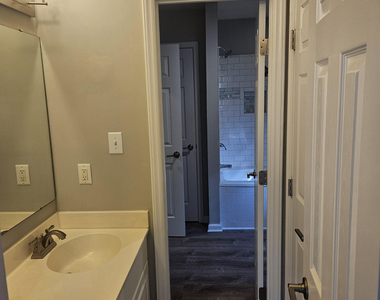 2132 Bellaire Avenue - Photo Thumbnail 26