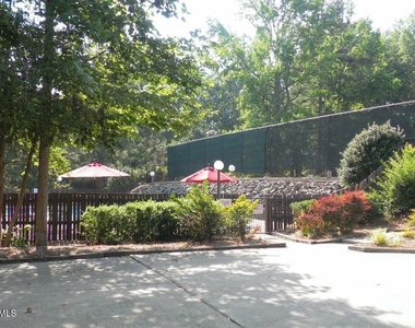 104 Twisted Oak Place - Photo Thumbnail 5