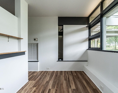 511 Transylvania Avenue - Photo Thumbnail 7