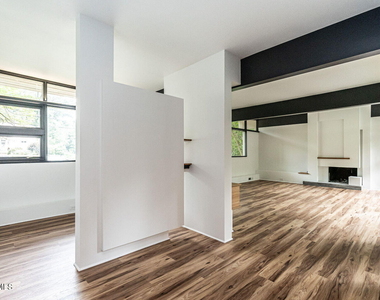 511 Transylvania Avenue - Photo Thumbnail 6