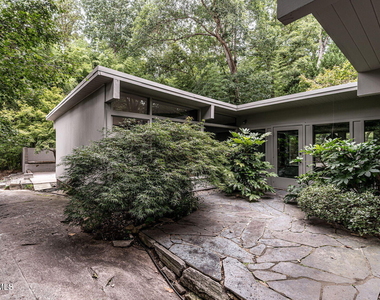 511 Transylvania Avenue - Photo Thumbnail 38