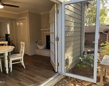 7821 Haymarket Lane - Photo Thumbnail 17