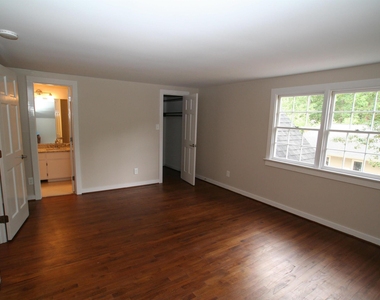 7821 Haymarket Lane - Photo Thumbnail 9