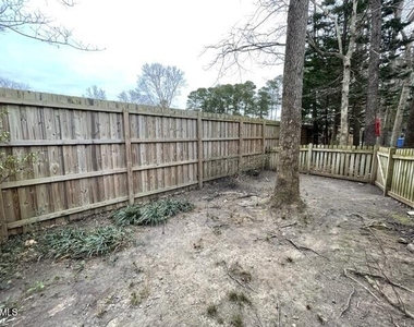 1017 Bren Arbor Court - Photo Thumbnail 23