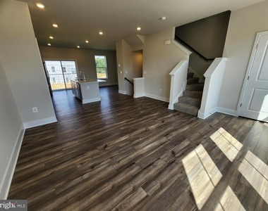 253 Newton Pippin Drive - Photo Thumbnail 4