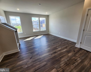 253 Newton Pippin Drive - Photo Thumbnail 8