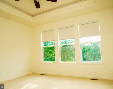 18 Farmview Drive - Photo Thumbnail 3