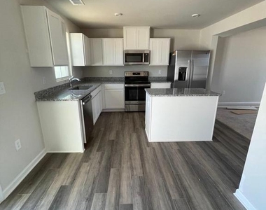 776 Carson Circle - Photo Thumbnail 3