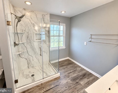 11736 Batley Place - Photo Thumbnail 12
