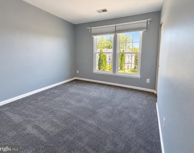 11736 Batley Place - Photo Thumbnail 14