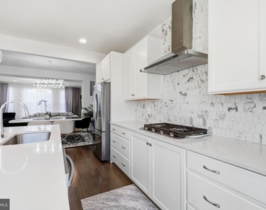 657 Belmont Bay Drive - Photo Thumbnail 8