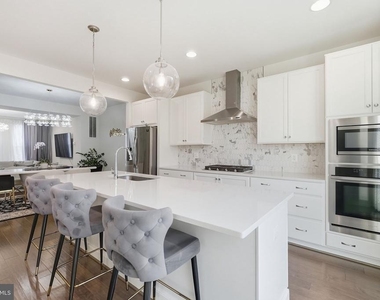 657 Belmont Bay Drive - Photo Thumbnail 6
