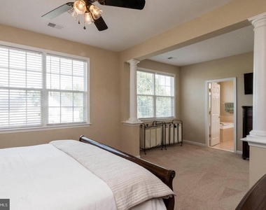 8913 Yellowleg Court - Photo Thumbnail 26