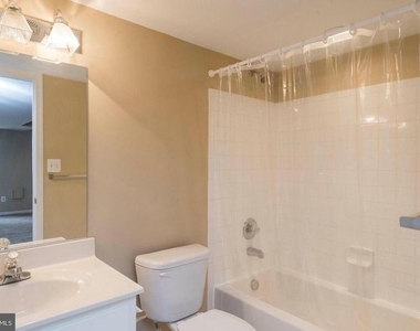 8913 Yellowleg Court - Photo Thumbnail 15