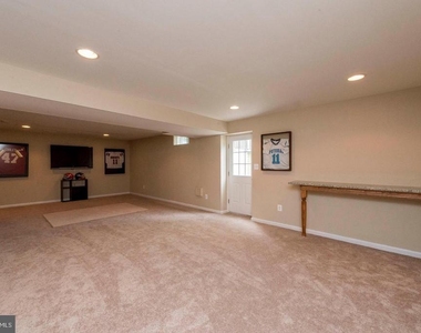 8913 Yellowleg Court - Photo Thumbnail 19