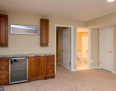 8913 Yellowleg Court - Photo Thumbnail 17