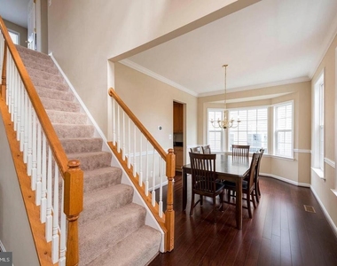 8913 Yellowleg Court - Photo Thumbnail 3