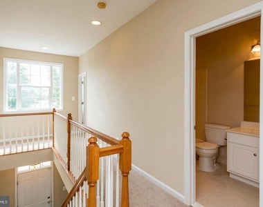 8913 Yellowleg Court - Photo Thumbnail 21