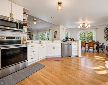 15573 Trisail Court - Photo Thumbnail 8
