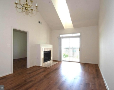 21197 Mcfadden Square - Photo Thumbnail 7