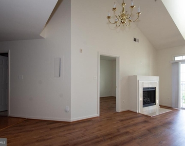 21197 Mcfadden Square - Photo Thumbnail 6