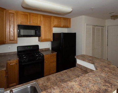 21197 Mcfadden Square - Photo Thumbnail 2